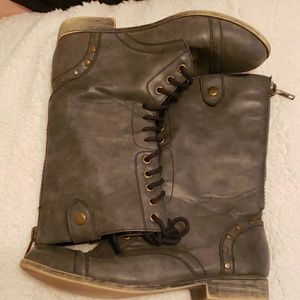 Grey madden girl  combat boots.